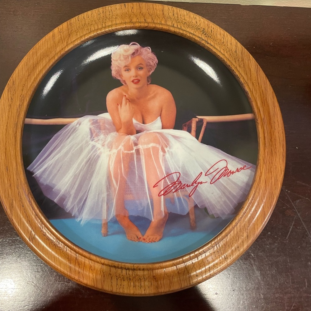 Marilyn Monroe Vintage Decorative Plate with Wooden Frame
